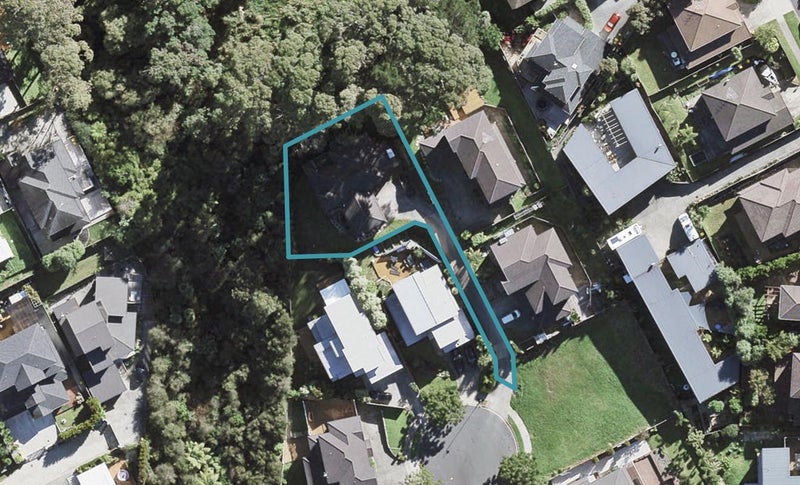 11 Lambir Place, Fairview Heights, Auckland - Carousel 1
