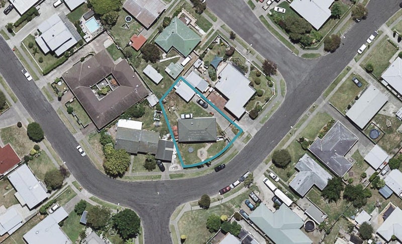 16 Fife Crescent, Tamatea, Napier - Carousel 1