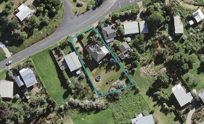 36 Hamilton Road, Surfdale, Waiheke Island - Carousel 1