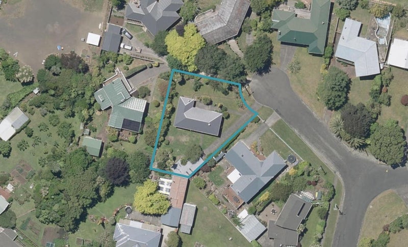 9 Eaton Crescent, Otamatea, Whanganui - Carousel 1