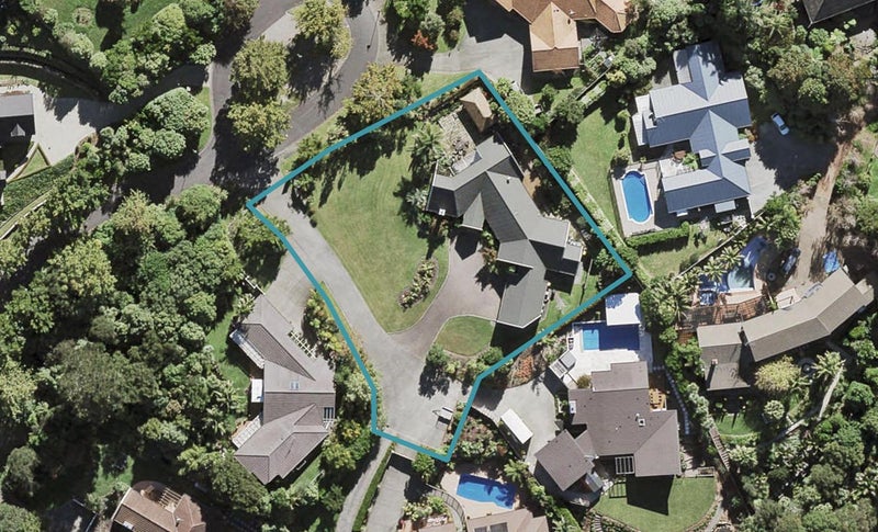 24 Oakford Park Crescent, Greenhithe, Auckland - Carousel 1