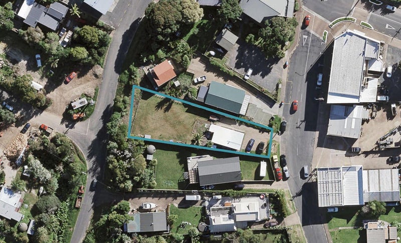 5 Tui Street, Oneroa, Waiheke Island - Carousel 1