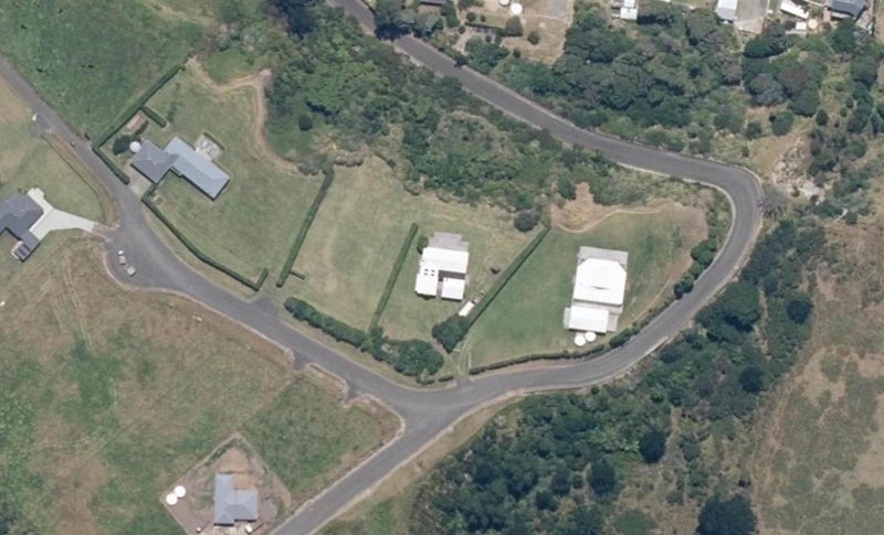8 Browns Rise, Māhia - Carousel 1