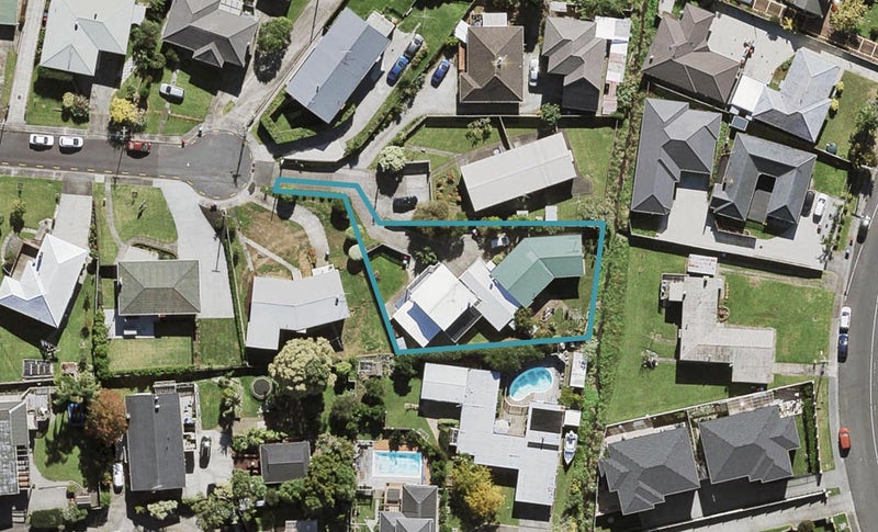 15B Camellia Place, Mount Roskill, Auckland - Carousel 1