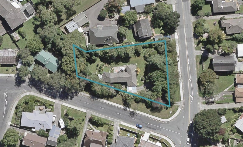 14 Blue Mountains Road, Silverstream, Upper Hutt - Carousel 1