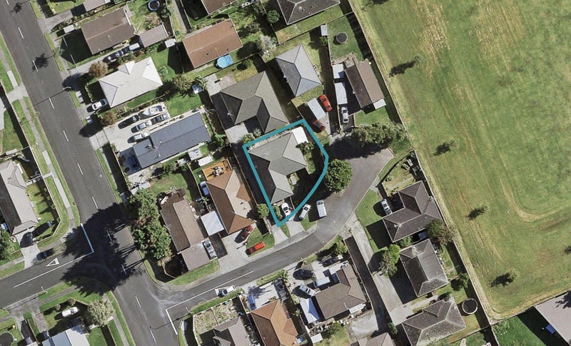 6 Senecio Place, Weymouth, Auckland - Carousel 1