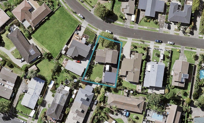 34 Fielding Crescent, Farm Cove, Auckland - Carousel 1
