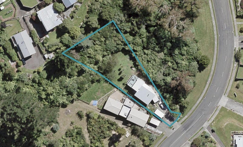 13/41 Norana Road, Maoribank, Upper Hutt - Carousel 1