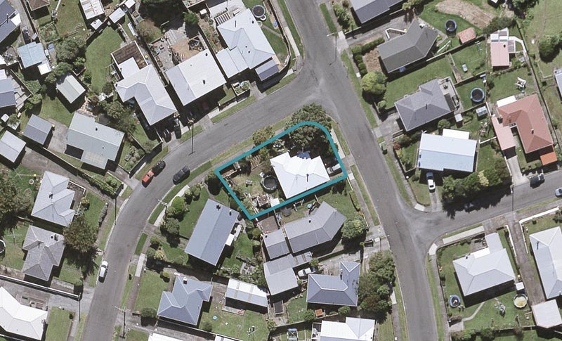 51 Rosendale Avenue, Spotswood, New Plymouth - Carousel 1