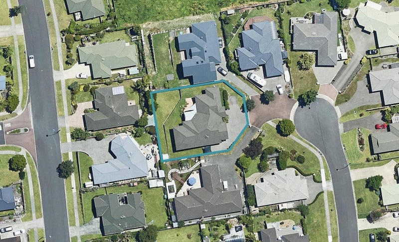 14 Donnington Place, Bethlehem, Tauranga - Carousel 1