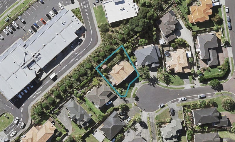 9 Errigal Close, Pinehill, Auckland - Carousel 1
