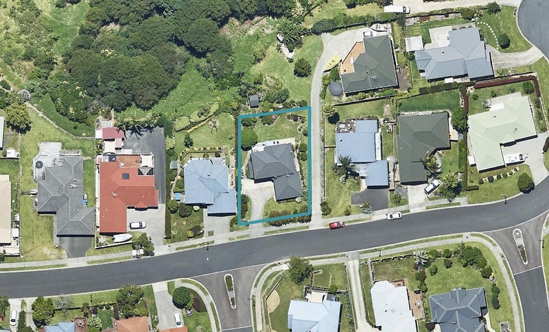 1 Maddison Place, Welcome Bay, Tauranga - Carousel 1