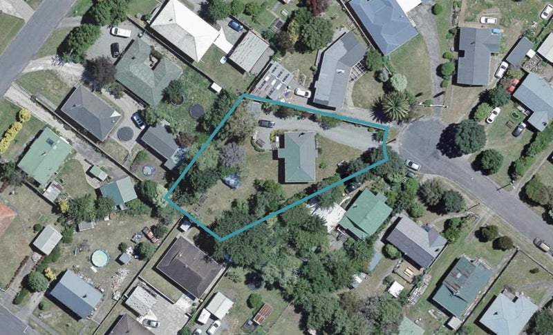 8 Card Crescent, Featherston - Carousel 1