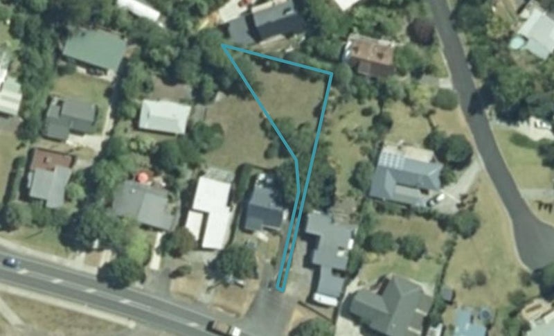 20B Main Road, Raglan - Carousel 1