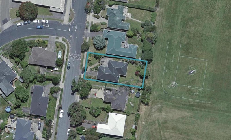51 Redwood Avenue, Tawa, Wellington - Carousel 1