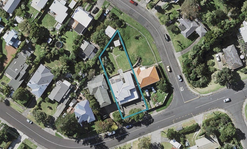 33 Bardia Street, Belmont, Auckland - Carousel 1