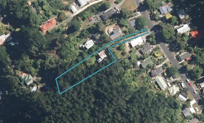 8 Elmslie Road, Pinehaven, Upper Hutt - Carousel 1
