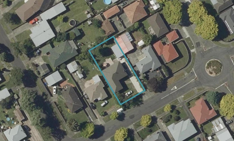 25 Liverpool Street, Takaro, Palmerston North - Carousel 1