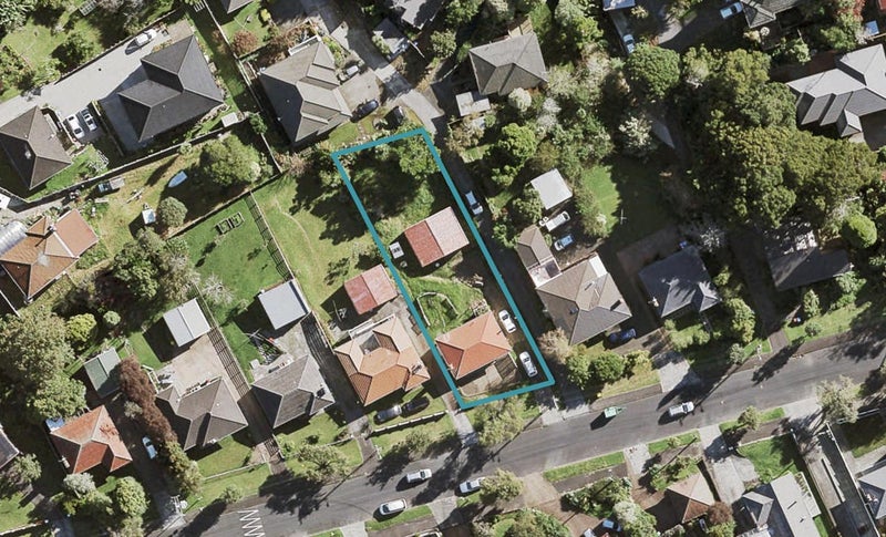 12 Batkin Road, New Windsor, Auckland - Carousel 1