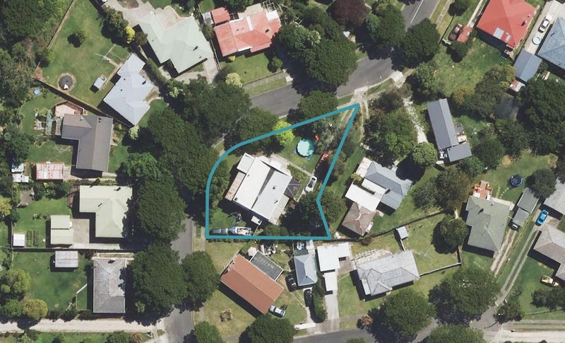 6 Ropata Street, Kaiti, Gisborne - Carousel 1