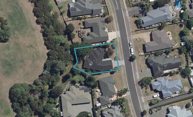 8 Glen Cree Avenue, Rototuna, Hamilton - Carousel 1