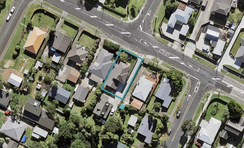 56 Taikata Road, Te Atatu Peninsula, Auckland - Carousel 1