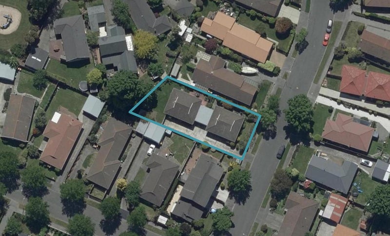 2/3 Karnak Crescent, Russley, Christchurch - Carousel 1