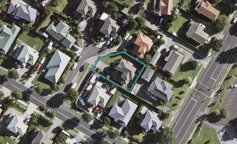 3 Baltic Place, Goodwood Heights, Auckland - Carousel 1