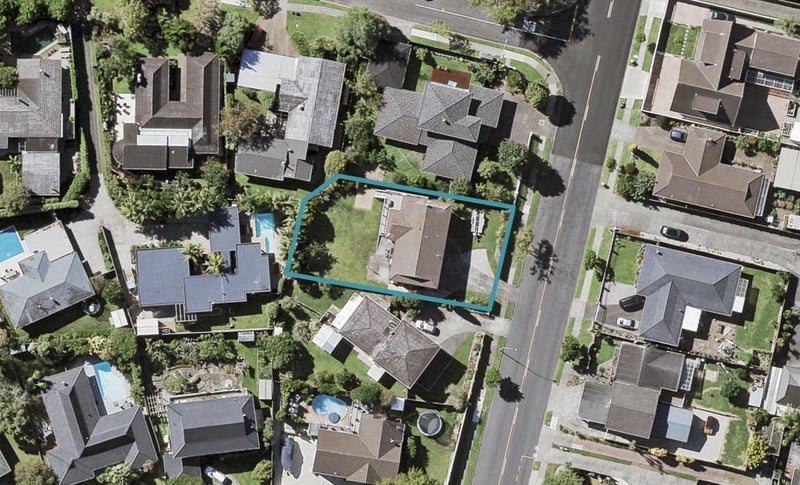108 Glenmore Road, Sunnyhills, Auckland - Carousel 1