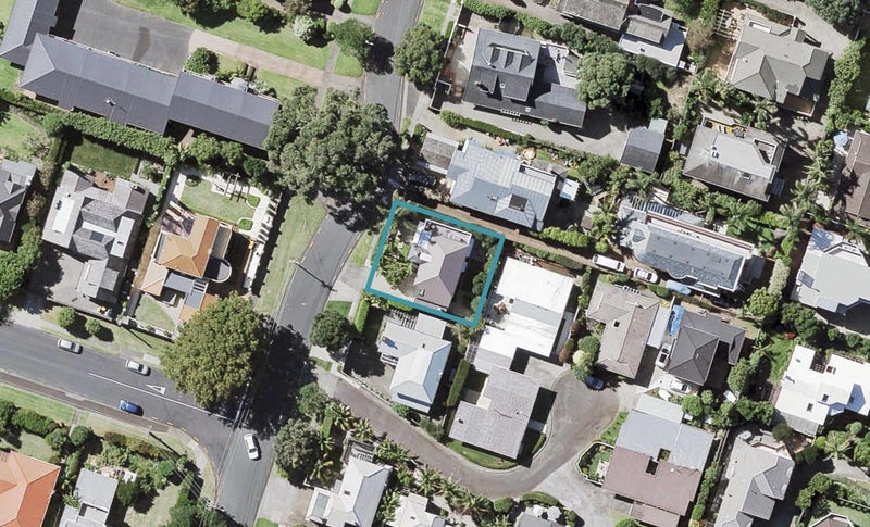 25A Saltburn Road, Milford, Auckland - Carousel 1