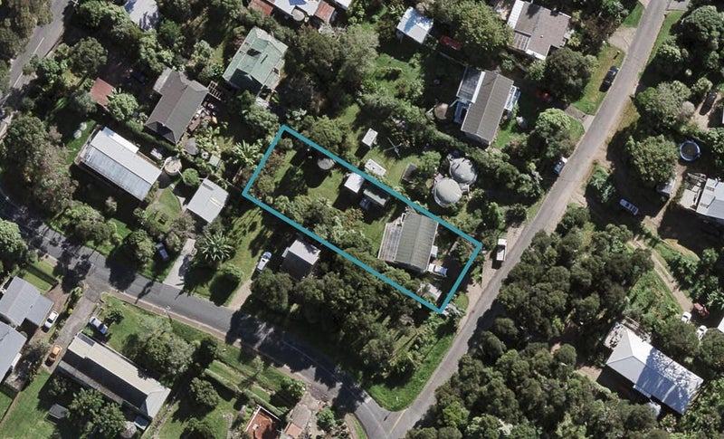28 Whakarite Road, Ostend, Waiheke Island - Carousel 1