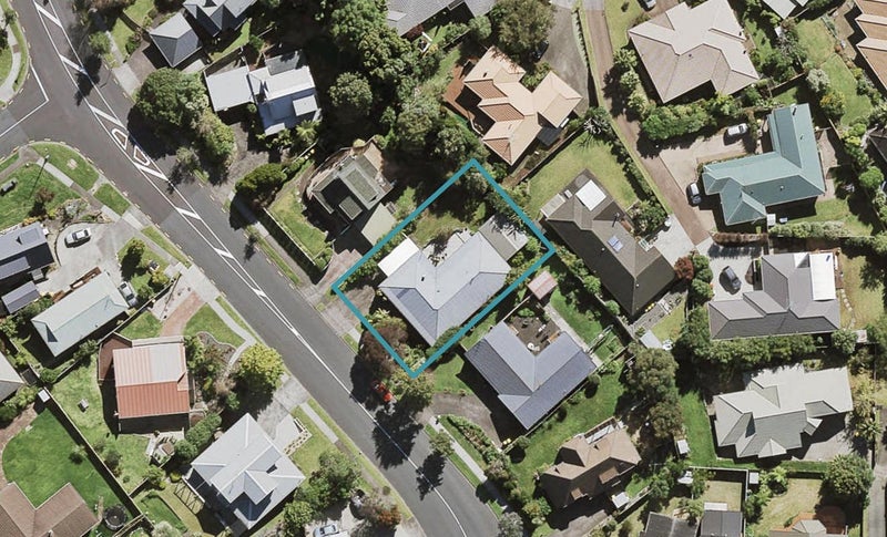 13 Unsworth Drive, Unsworth Heights, Auckland - Carousel 1