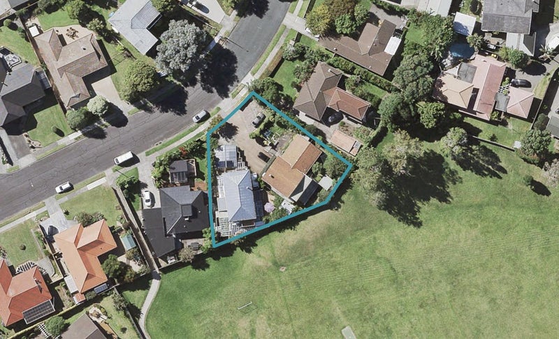 22 Booralee Avenue, Botany Downs, Auckland - Carousel 1