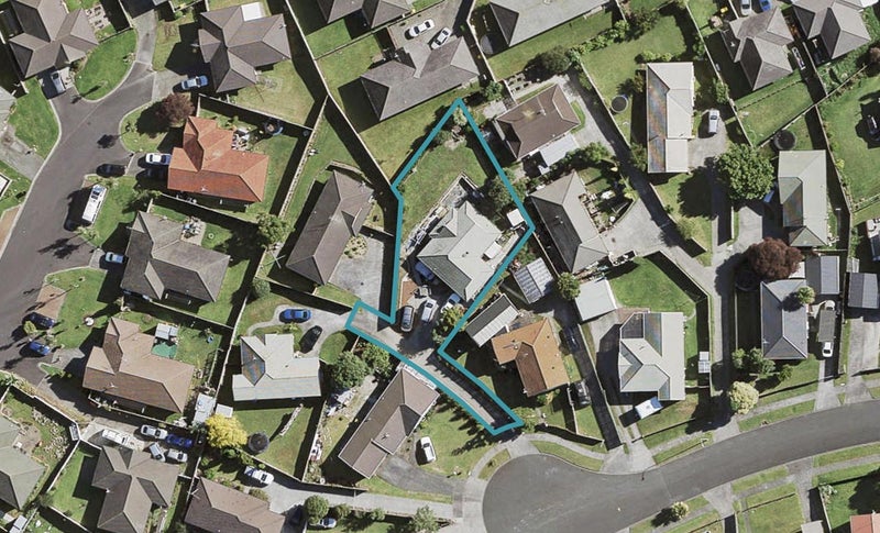 29 Bernina Place, Weymouth, Auckland - Carousel 1