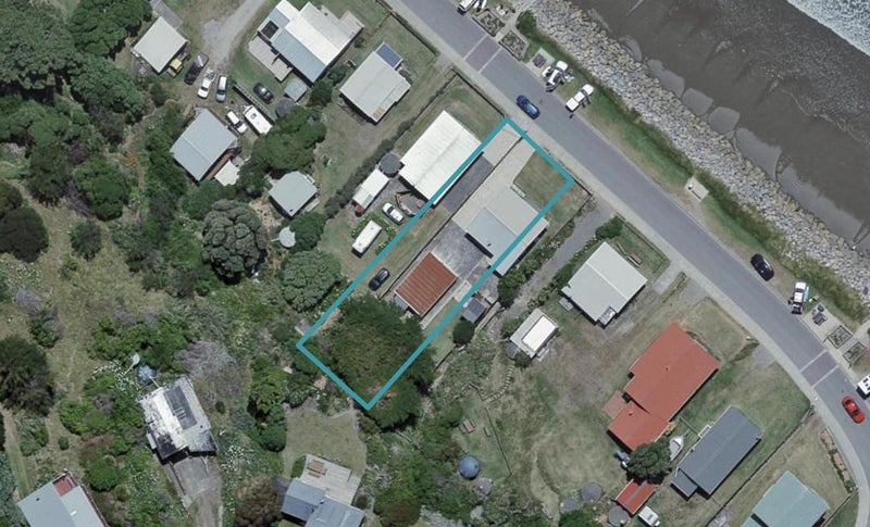 96 Jetty Road, Castlepoint - Carousel 1