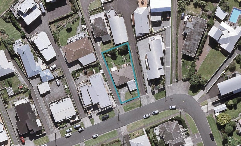 27 Hamblyn Street, Strandon, New Plymouth - Carousel 1