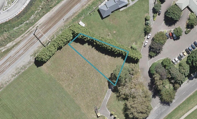10 Manor Park Road, Manor Park, Lower Hutt - Carousel 1