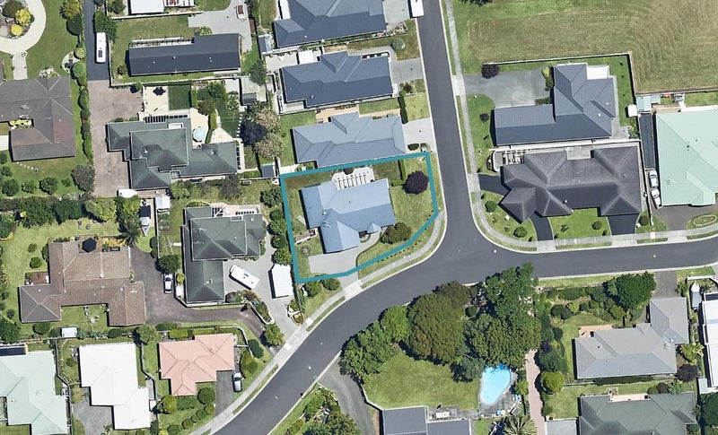 29 Pembroke Drive, Bethlehem, Tauranga - Carousel 1