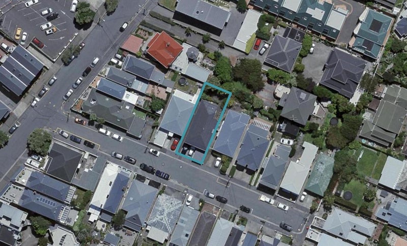 5 Caroline Street, Mount Victoria, Wellington - Carousel 1