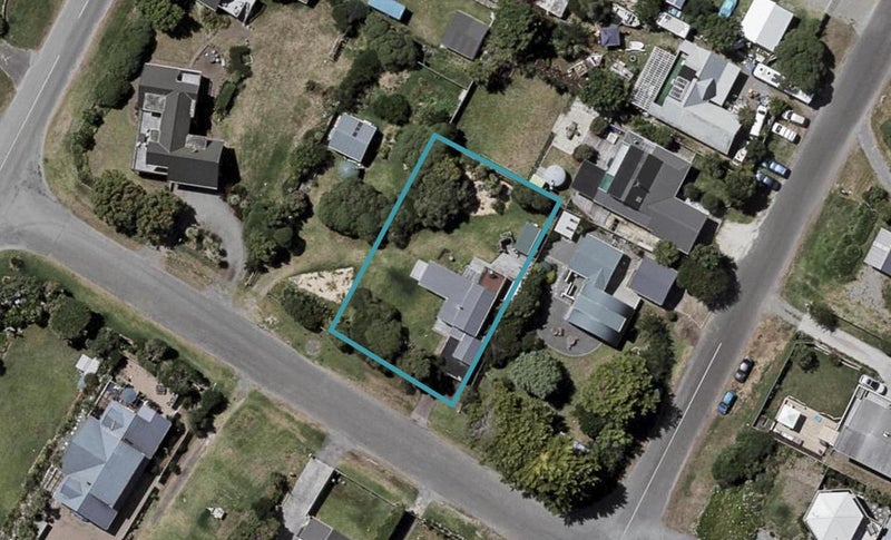 8 Kitchener Street, Te Horo Beach - Carousel 1