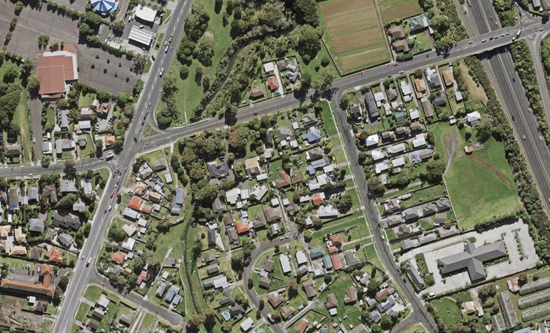 66 Molesworth Place, Māngere, Auckland - Carousel 1