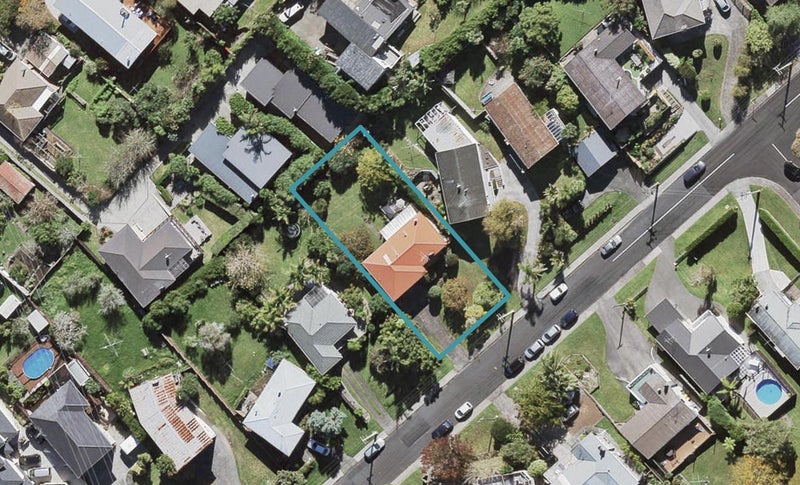 125 Tiroroa Avenue, Te Atatu South, Auckland - Carousel 1