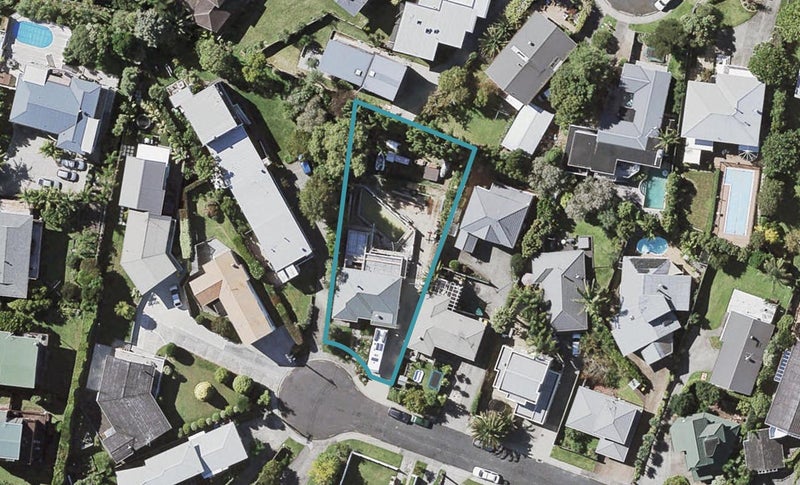 19 Bevyn Street, Castor Bay, Auckland - Carousel 1