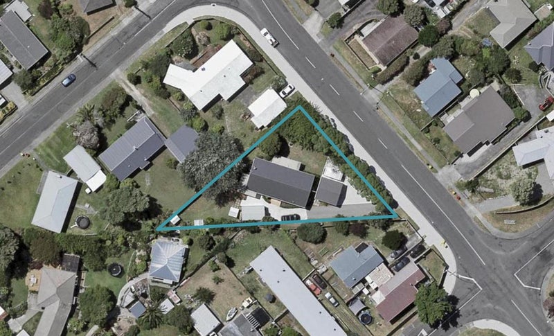 50 Mazengarb Road, Paraparaumu Beach, Paraparaumu - Carousel 1