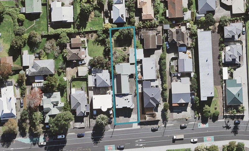 2/225 Onewa Road, Birkenhead, Auckland - Carousel 1