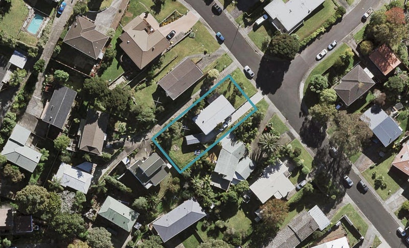 77 Girrahween Drive, Totara Vale, Auckland - Carousel 1