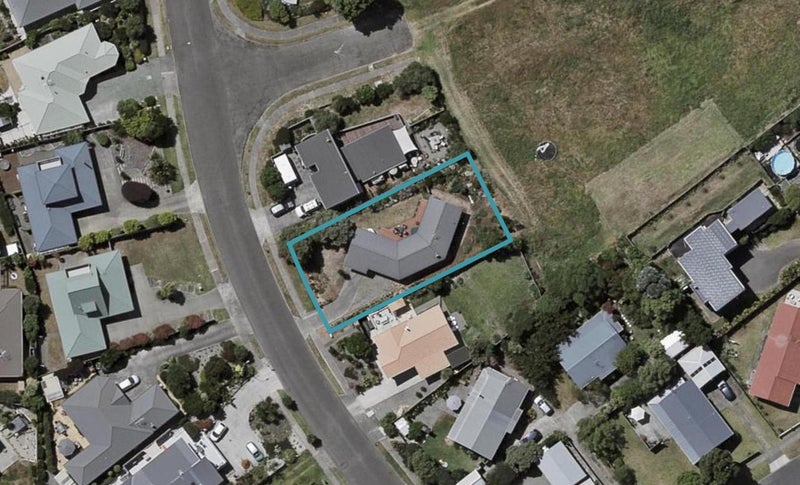 7 Barrett Drive, Waikanae Beach, Waikanae - Carousel 1