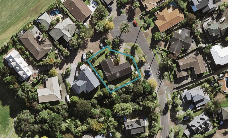 14 St Lucia Place, Unsworth Heights, Auckland - Carousel 1