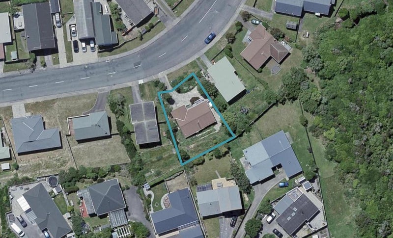 72 Horokiwi Road West, Newlands, Wellington - Carousel 1