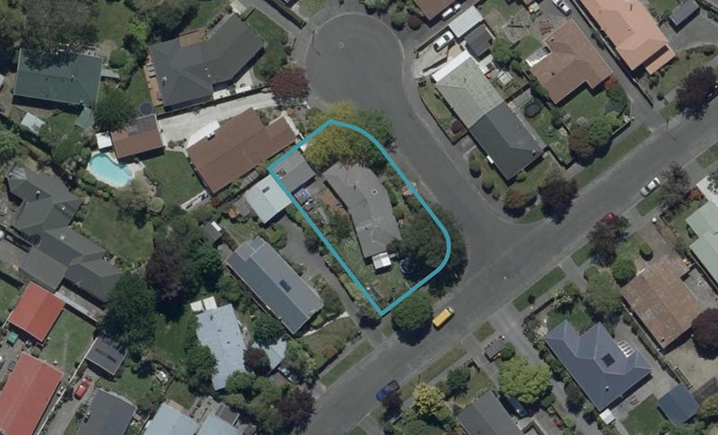 1 Walden Place, Bryndwr, Christchurch - Carousel 1